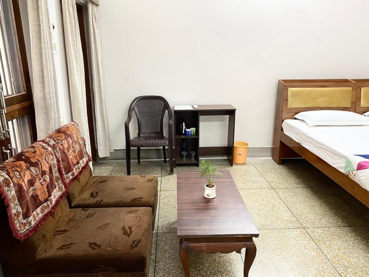 Bed and Breakfast Garden View Residency Лакхнау Екстер'єр фото